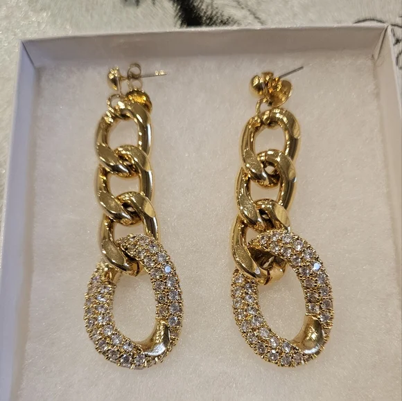 Elegant Gold and Silver Chain Link Earrings - Picture 2 of 3